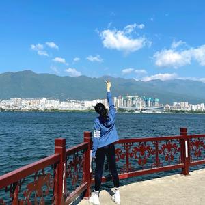 柏欣彤学生装沙发上在线播放
